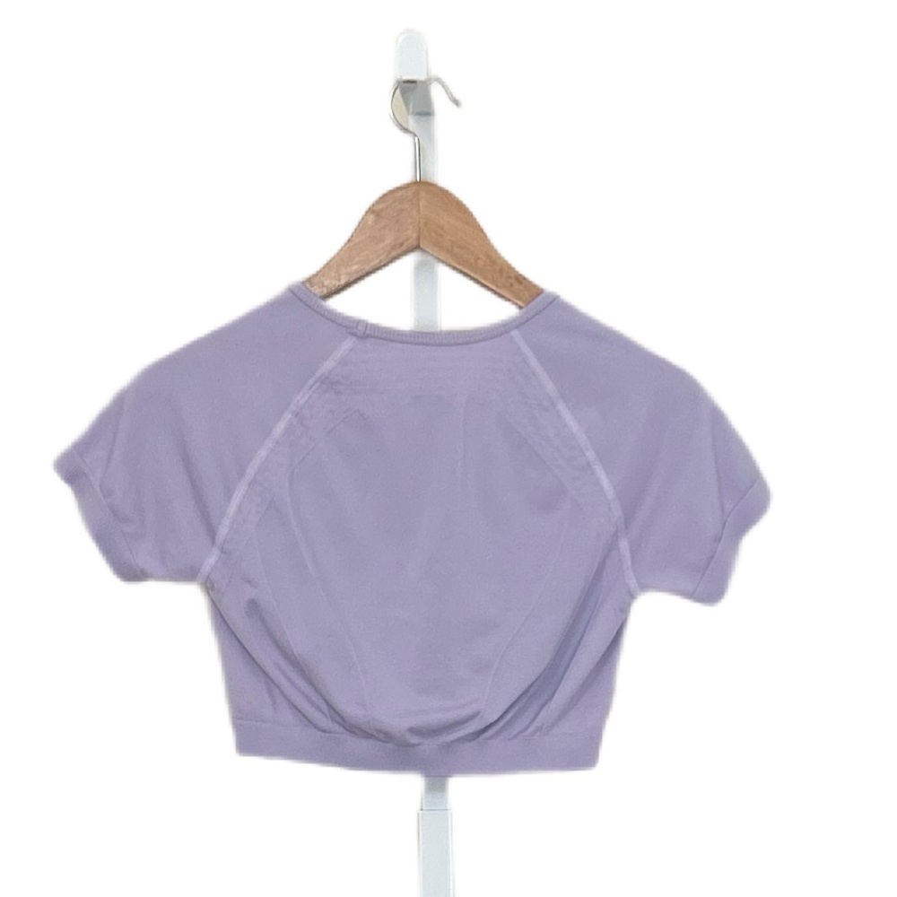 Alphalete Amplify Set with Leggings and Crop Top in Misty Lilac - Picture 6 of 14